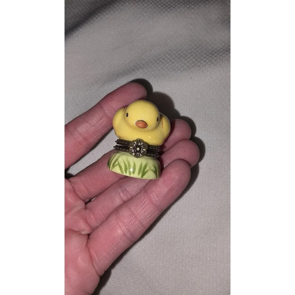 Vtg 1998 Trinket Box CBK Limited Baby Chick Trinket Box Porcelain 2